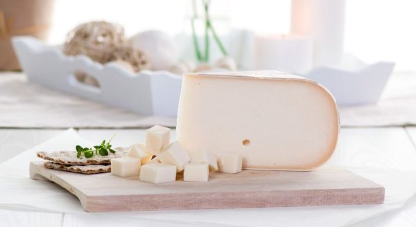 Arina Goat Cheese from 네덜란드 supplied by Zijerveld Food - Sliced 기타 치즈