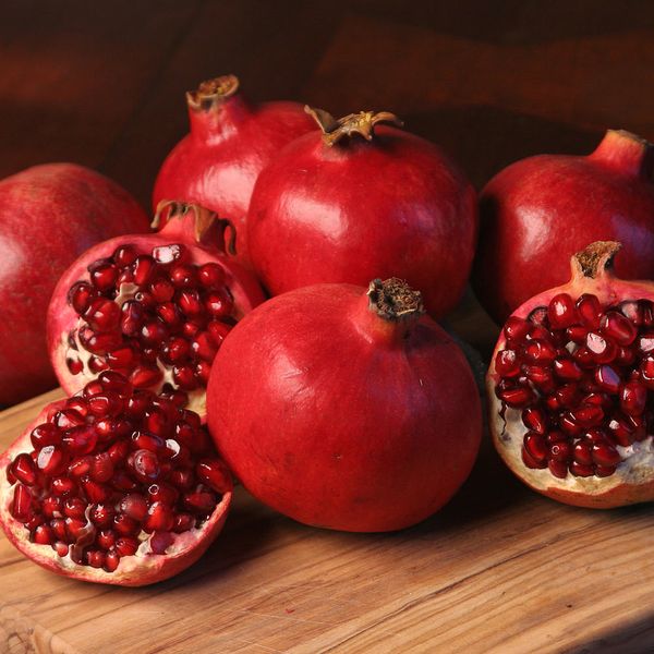 Pomegranate from Pakistan supplied by Sunny International - Whole Fresh Pomegranate
