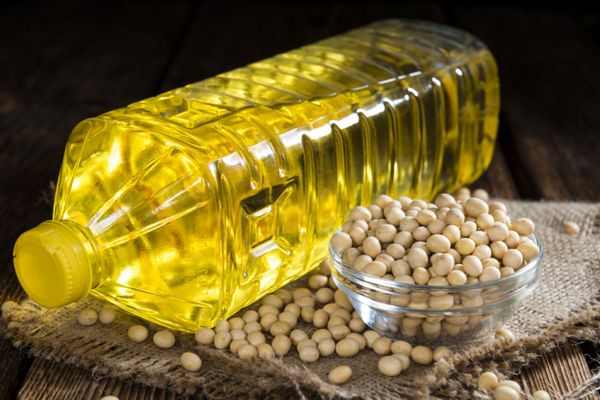 Cold-pressed soybean oil from 오스트리아 supplied by Großschedl GmbH - 노란색 정제 대두유