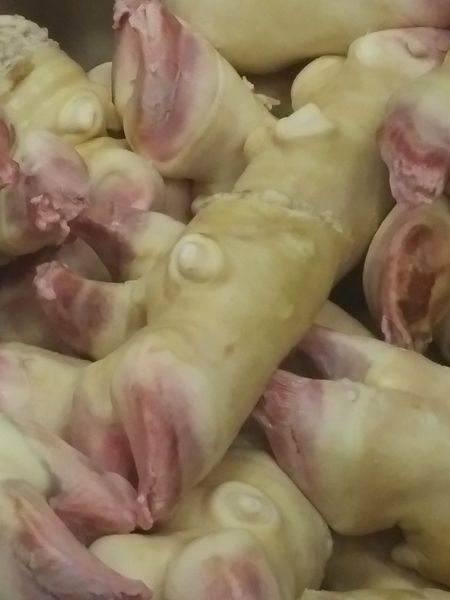 Beef Feet from 우크라이나 supplied by Global Food Production LLC - Skinless (=Without Skin) 신선 미절단 소고기