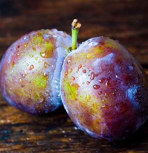 Plums from 오스트리아 supplied by Feldbacher Fruit Partners GmbH - Whole 신선 자두