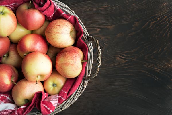 Fresh Apple from France supplied by BEVA Fruits international - Mixed Fresh Apple