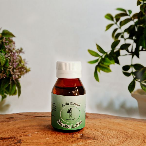 Organic Lemongrass Essential Oil from 에콰도르 supplied by Fundacion Chankuap - Pure 레몬그라스 오일