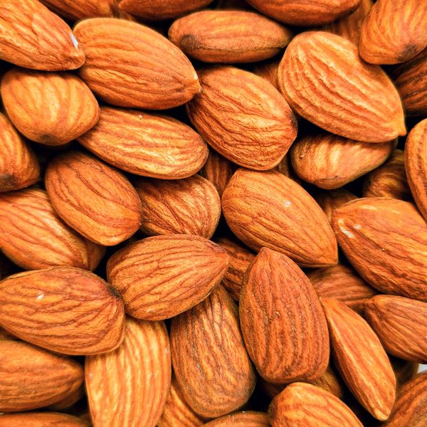 Almonds from Italy supplied by nuttyplus srl - Brown Almond Kernel