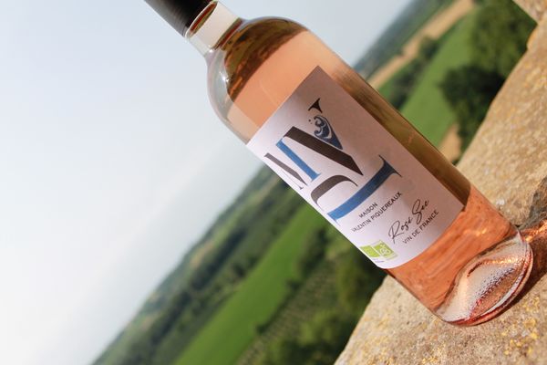 Rosé Doux from 프랑스 supplied by Maison Valentin Piquereaux - 로제 와인