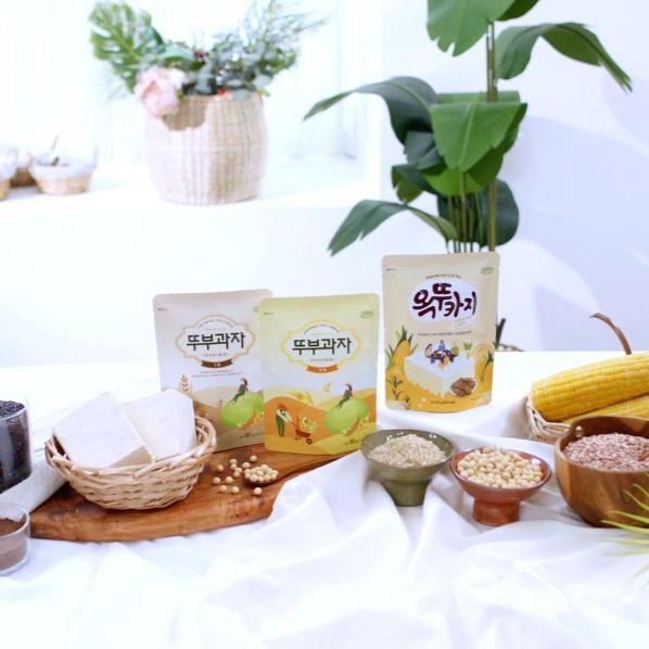 Original Tofu Snack from 대한민국 supplied by COOKIA CO., LTD. - PP Bags 콩깻묵
