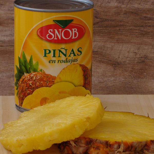 Canned Pineapple slices in syrup and natural juice from 에콰도르 supplied by Servicio Integral Para La Industria Alimenticia SIPIA S.A. - Pasteurized 통조림 또는 병에 든 파인애플