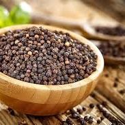Whole Black Peppercorn from 인도네시아 supplied by Segarnya Alam Nusantara - 밀도: 500 - 580g/liter 흑후추 열매