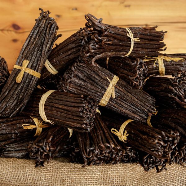 Bourbon Vanilla Grade A - Premium quality, Origin Madagascar. from 마다가스카르 supplied by Green Fields General Trading LTD - Dried 바닐라