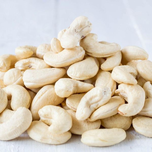Wholesale White Cashew Kernels (W240, W320, W450) – Certified, Export-Ready Supply from Vietnam from 베트남 supplied by VIETFINEST HORIZON - 22.68 kg 캐슈너트 알맹이