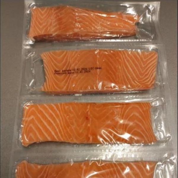 Skinnless Salmon Portions from 노르웨이 supplied by Golden Atlantic - Size: >6 연어 가공품