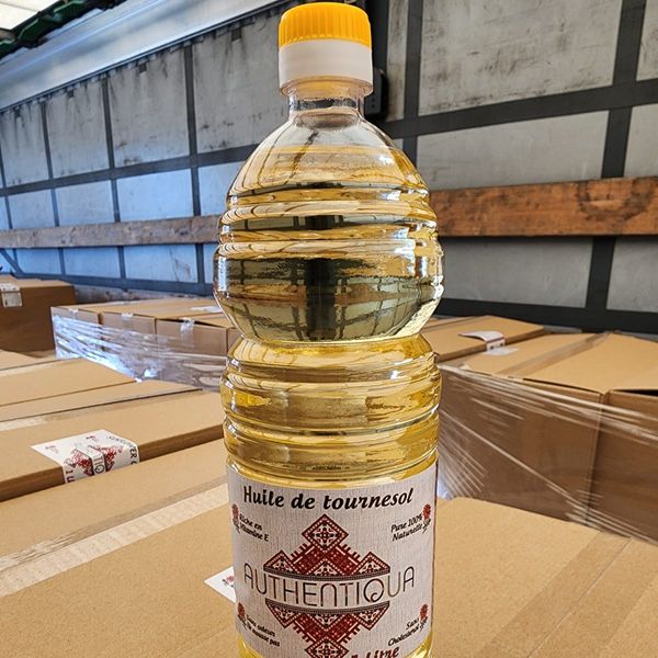 Sunflower oil from 우크라이나 supplied by JISSER - RBD (=Refined, Bleached, and Deodorized) 정제 해바라기유