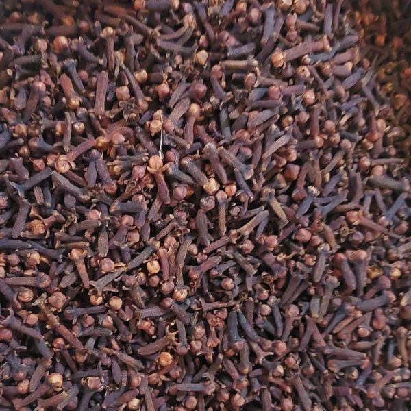 Whole Clove from Indonesia supplied by PT. Jolle International Solution - Dried Whole Clove