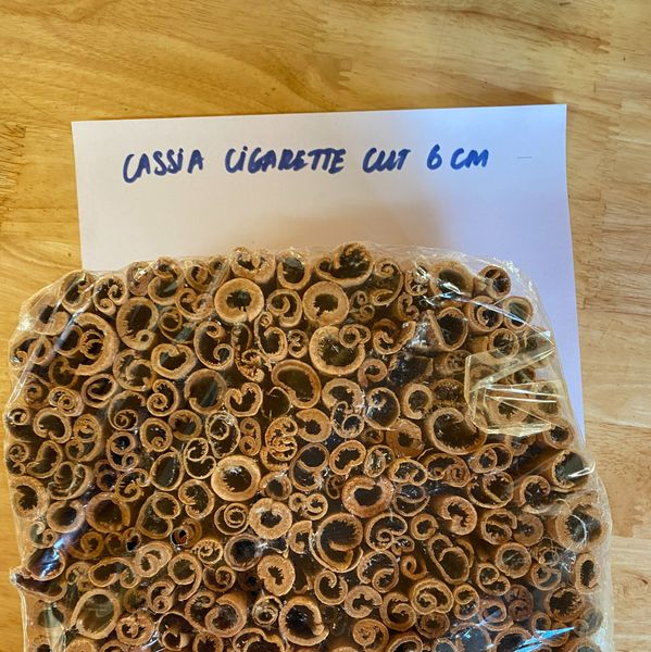 Cigarette Cassia/ Cassia Fingers/ Cassia Quills/ Cassia Vera from Vietnam supplied by MIAN GLOBAL COMPANY - Mixed Spices Products