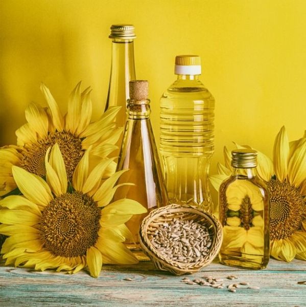 Refined Deodorized Sunflower Seed Oil (Grade P), Ukrainian origin from 우크라이나 supplied by POTOKI - RBD (=Refined, Bleached, and Deodorized) 정제 해바라기유